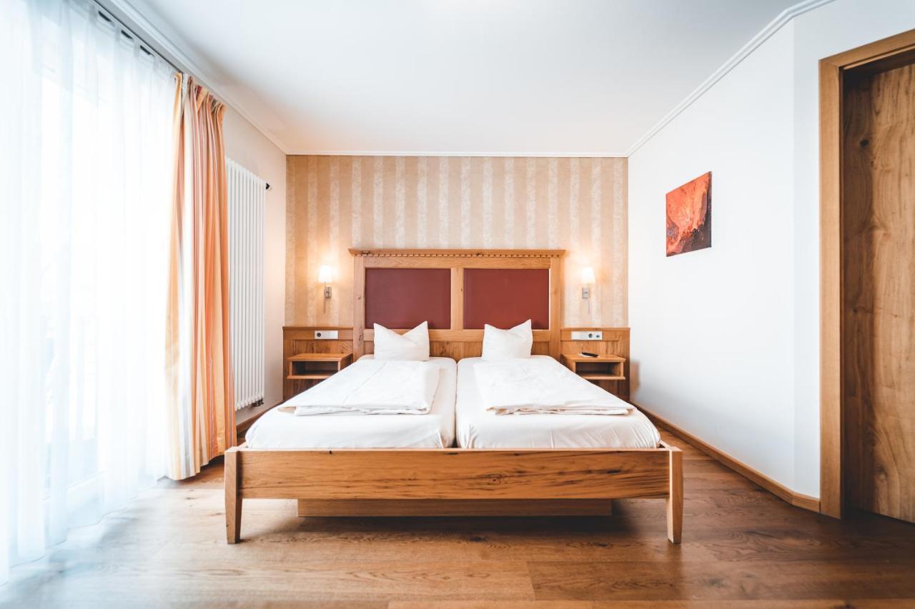 Hotel & Gasthof Loewen Ulm Bagian luar foto